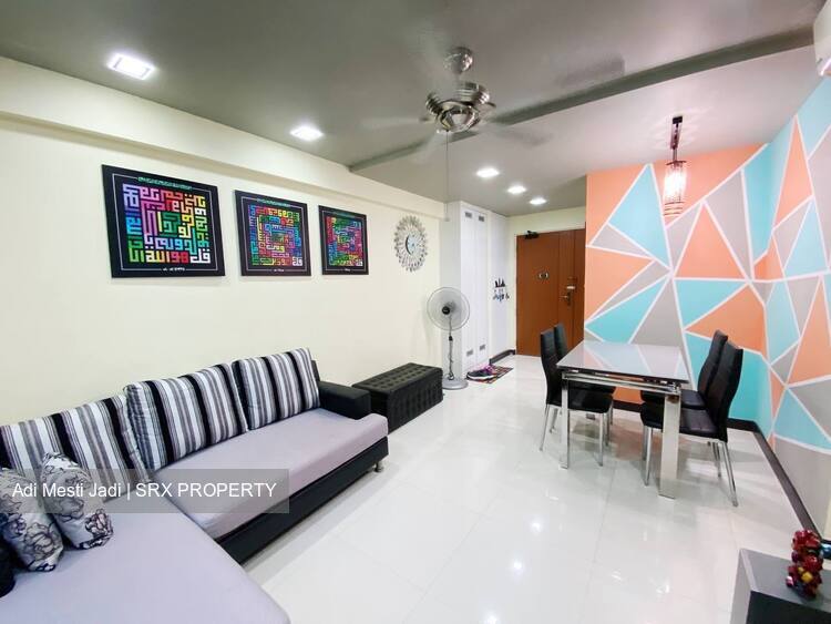 Yishun Street 51 thumbnail photo